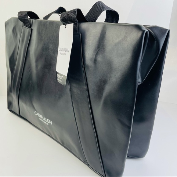 CALVIN KLEIN Fragrances Weekender Travel Duffle Gym Bag Black color NWT READ - Picture 5 of 7